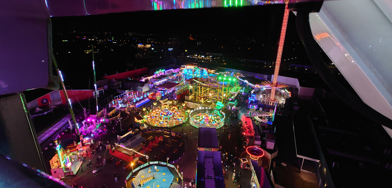 De parkeerterreinen van De Bazaar zijn te huur voor speciale evenementen, zoals kermis, circus, of ijsbanen.